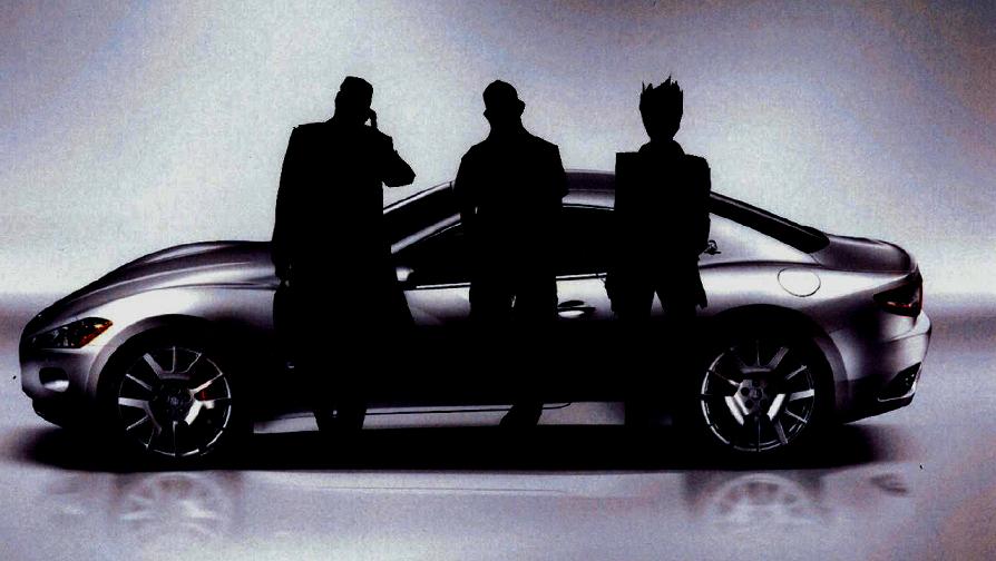 mini 3 hommes et une maserati.JPG
